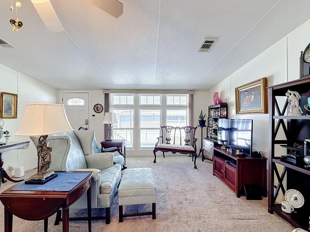 1660 Elkhart Circle Tavares FL 32778
