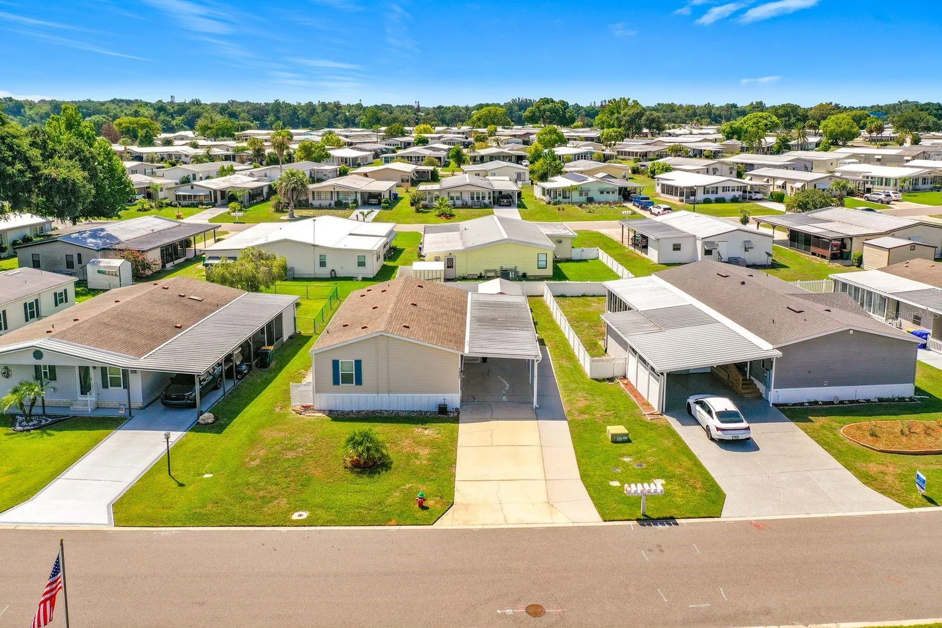 1660 Elkhart Circle Tavares FL 32778