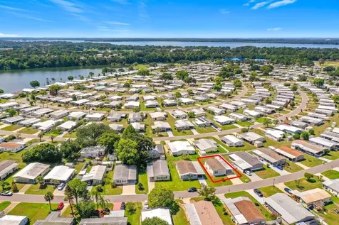 1660 Elkhart Circle Tavares FL 32778