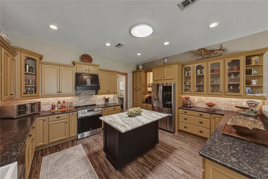 37405 Highridge Drive Dade City FL 33525