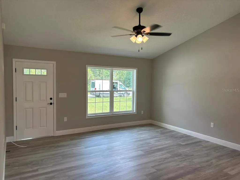8468 N Empire Avenue Dunnellon FL 34433