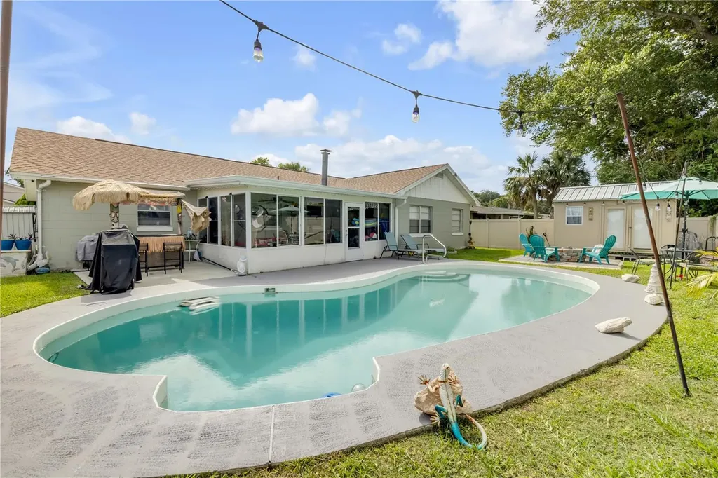 2952 Carriage Drive South Daytona FL 32119
