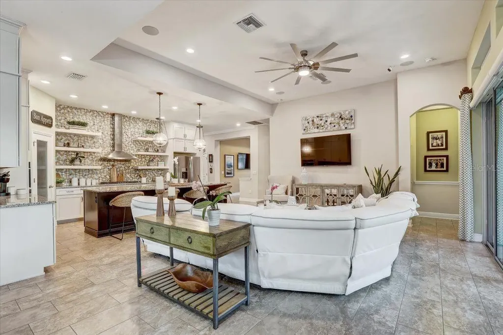 7209 Meeting House Lane Apollo Beach FL 33572