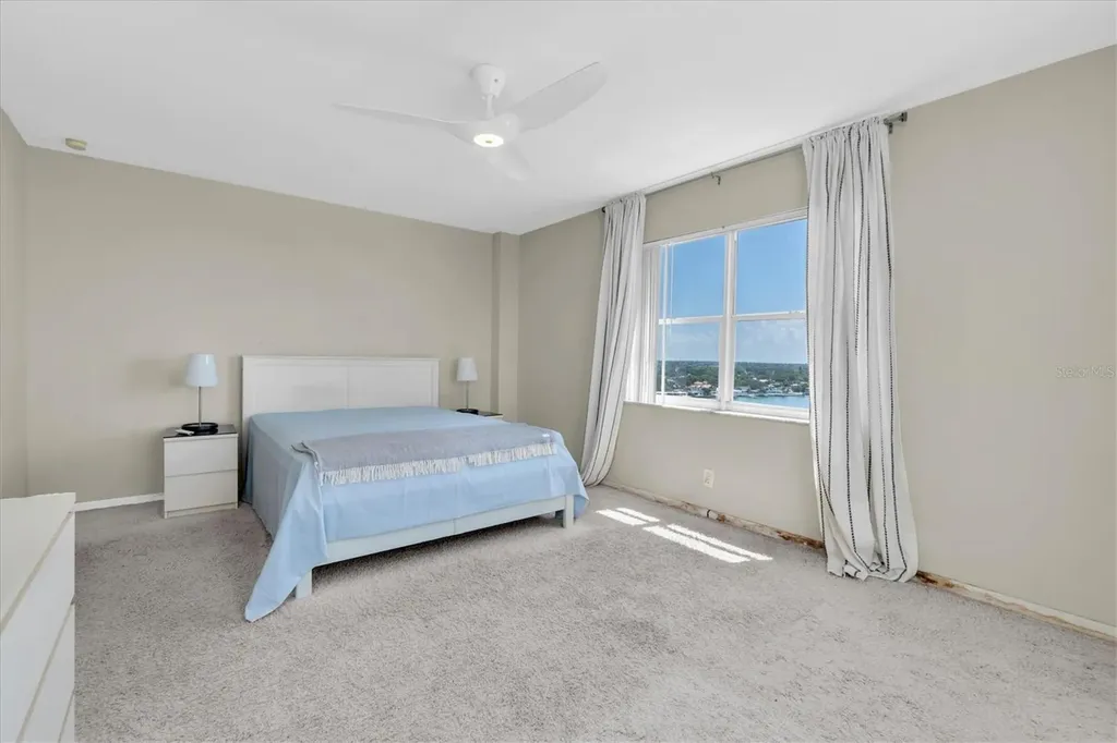 7200 Sunshine Skyway Ln S St Petersburg FL 33711