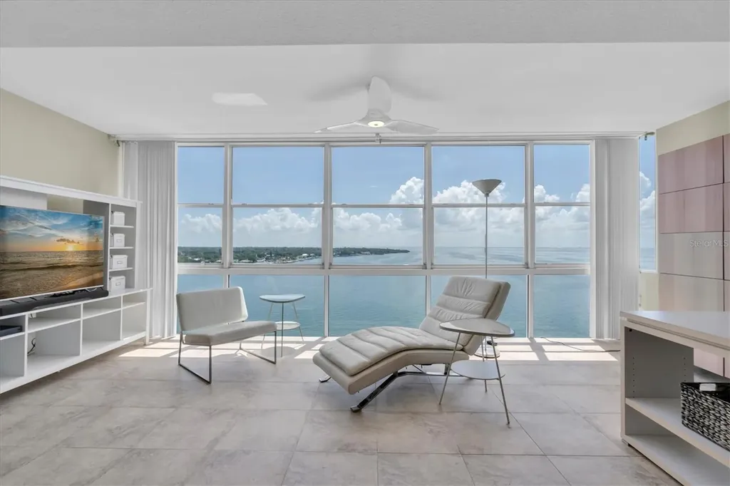 7200 Sunshine Skyway Ln S St Petersburg FL 33711