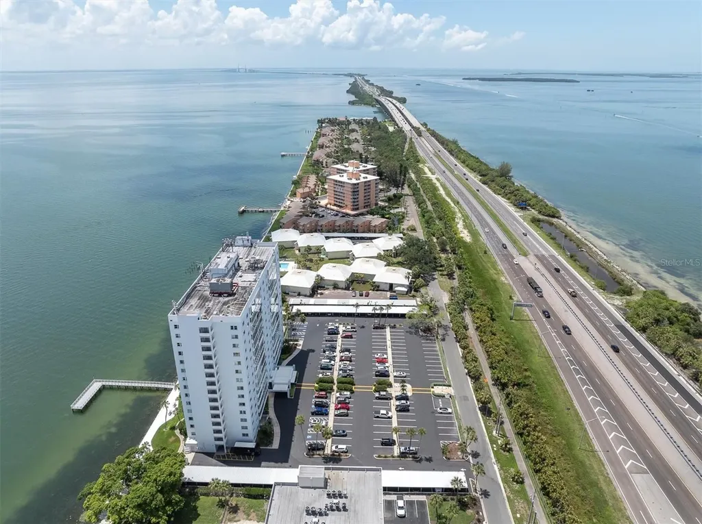 7200 Sunshine Skyway Ln S St Petersburg FL 33711