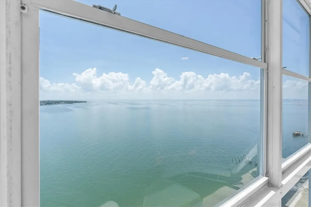 7200 Sunshine Skyway Ln S St Petersburg FL 33711