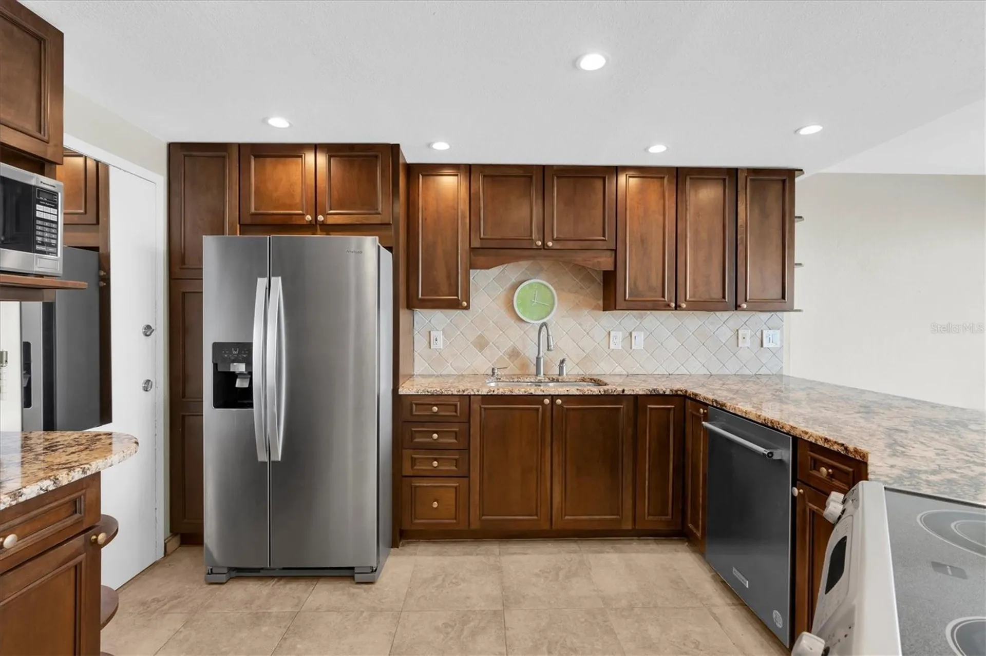 7200 Sunshine Skyway Ln S St Petersburg FL 33711