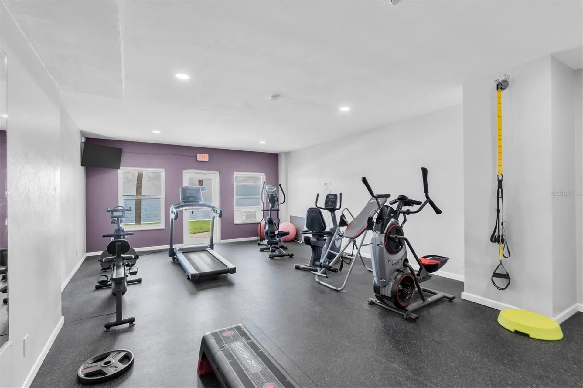 7200 Sunshine Skyway Ln S St Petersburg FL 33711