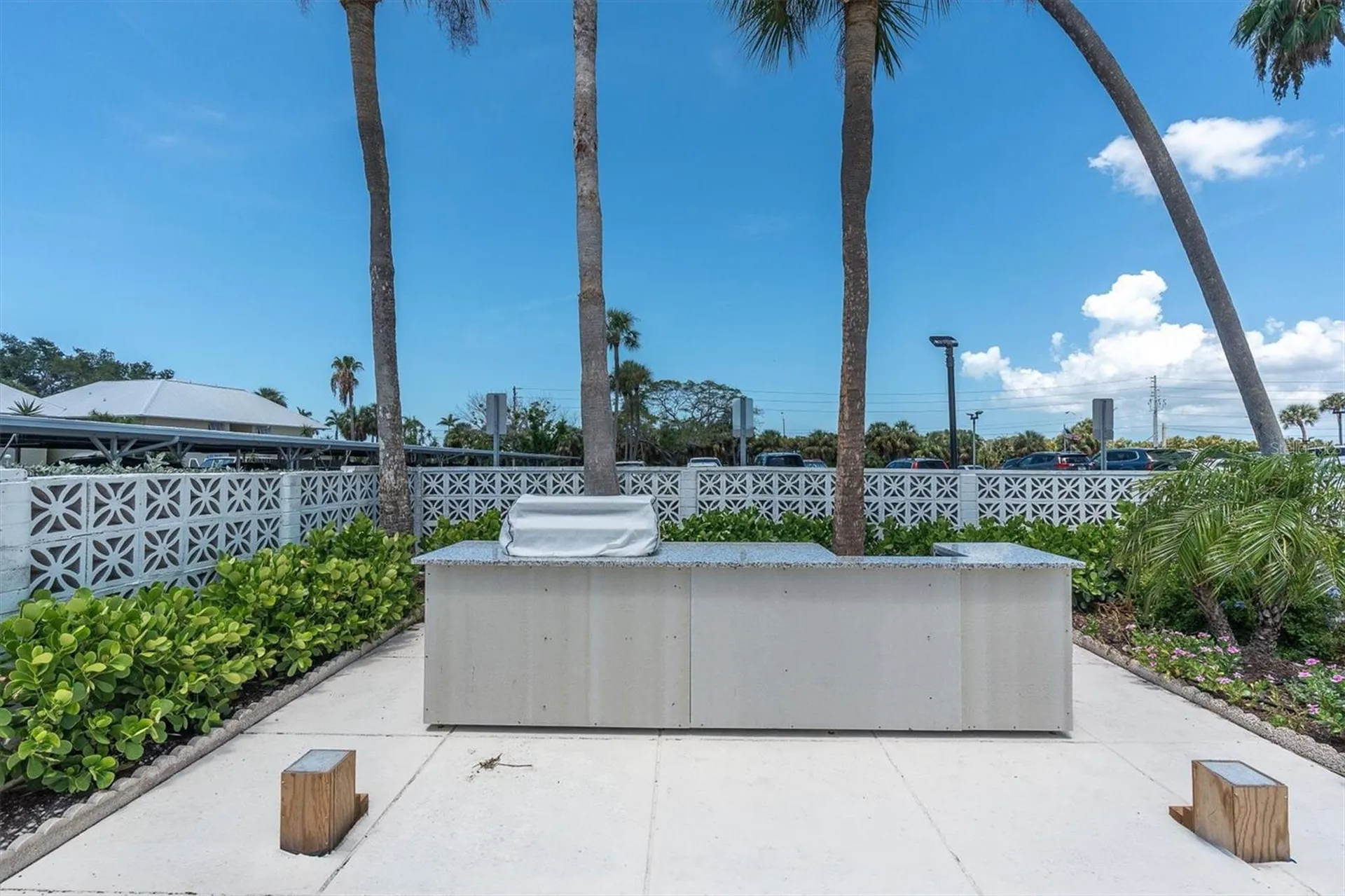 7200 Sunshine Skyway Ln S St Petersburg FL 33711