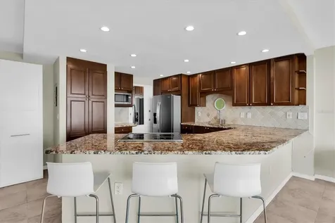 7200 Sunshine Skyway Ln S St Petersburg FL 33711