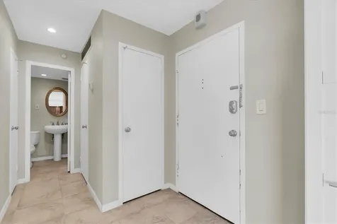 7200 Sunshine Skyway Ln S St Petersburg FL 33711