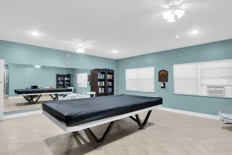 7200 Sunshine Skyway Ln S St Petersburg FL 33711