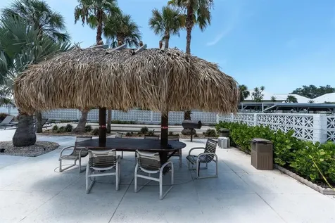 7200 Sunshine Skyway Ln S St Petersburg FL 33711