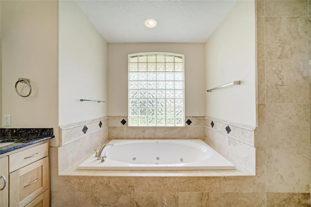 6401 Kylie Creek Way Sarasota FL 34240