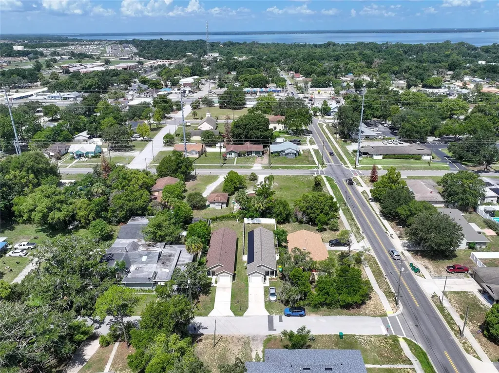 1202 S Dewey Street Eustis FL 32726