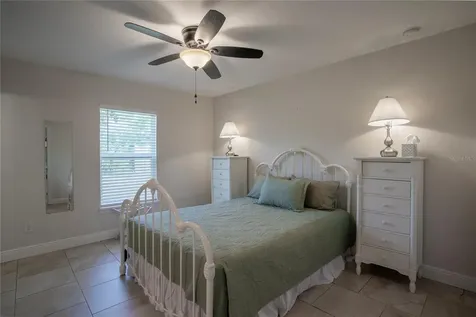 1202 S Dewey Street Eustis FL 32726