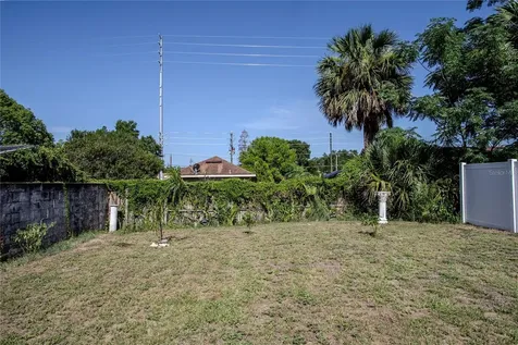 1202 S Dewey Street Eustis FL 32726