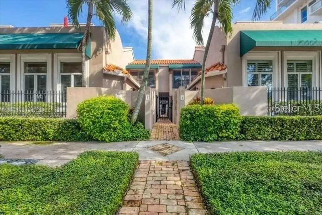 200 Cocoanut Avenue Sarasota FL 34236