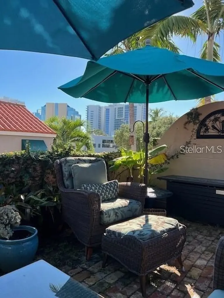 200 Cocoanut Avenue Sarasota FL 34236