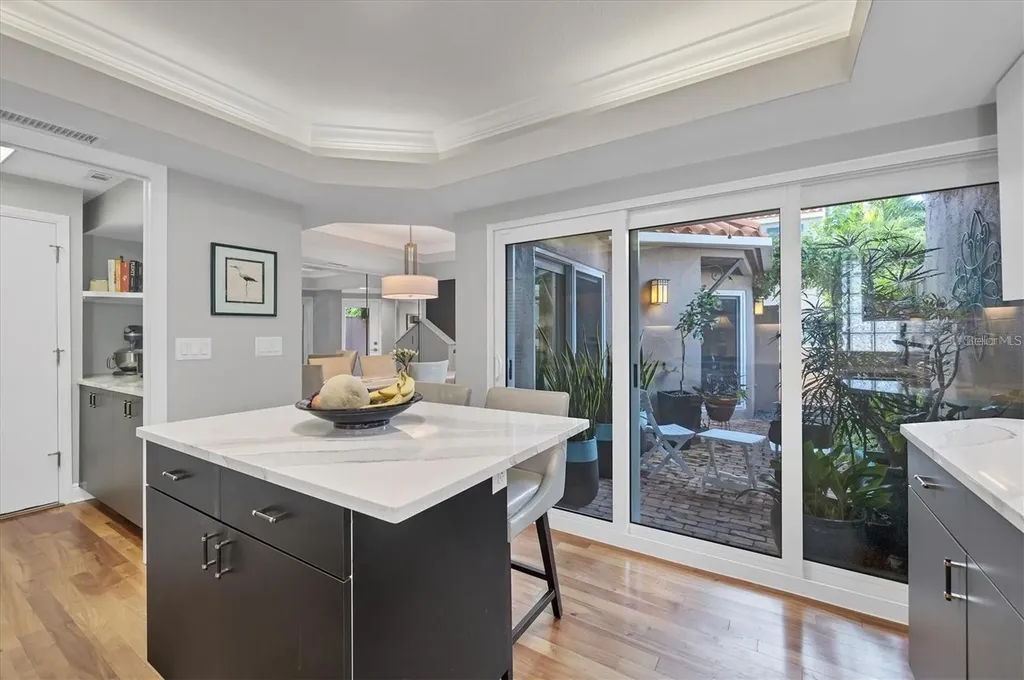 200 Cocoanut Avenue Sarasota FL 34236