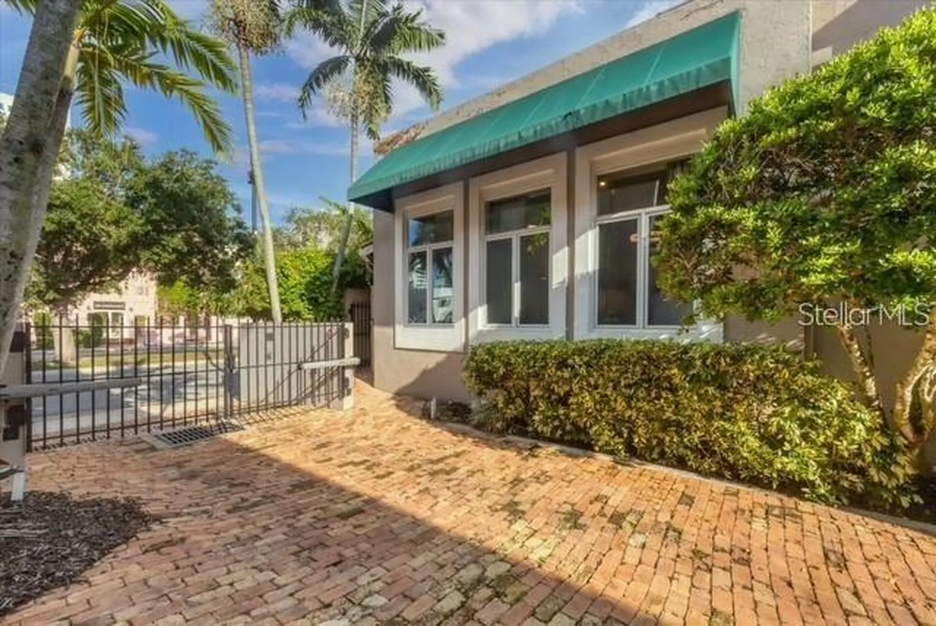 200 Cocoanut Avenue Sarasota FL 34236