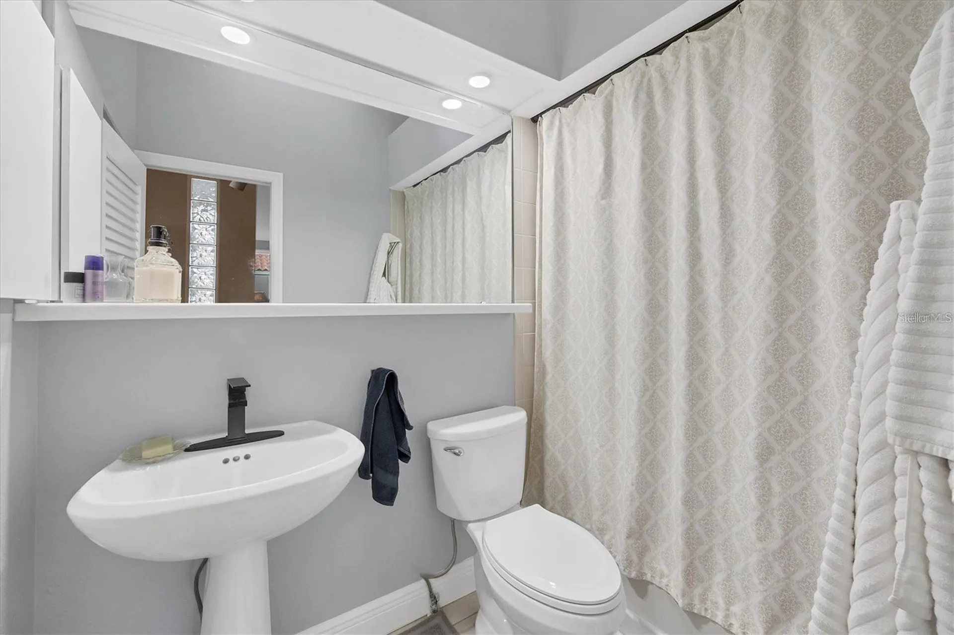 200 Cocoanut Avenue Sarasota FL 34236
