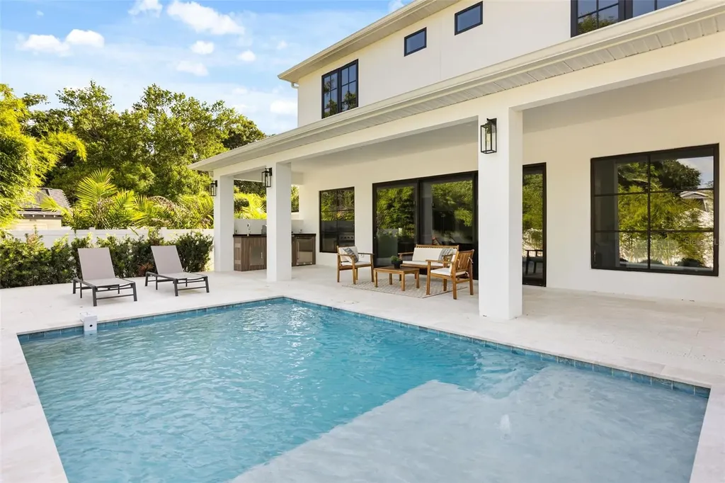 2422 Musselwhite Avenue Orlando FL 32804