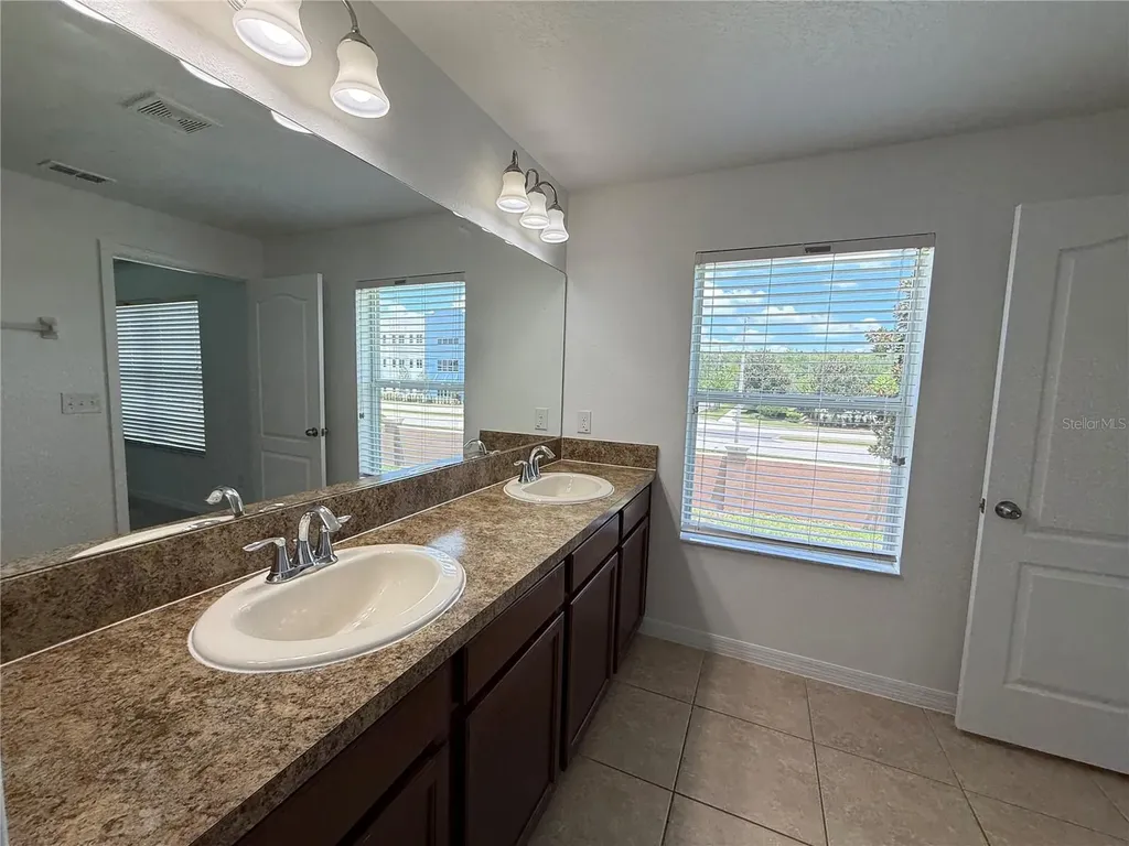 10713 Savannah Landing Circle Orlando FL 32832