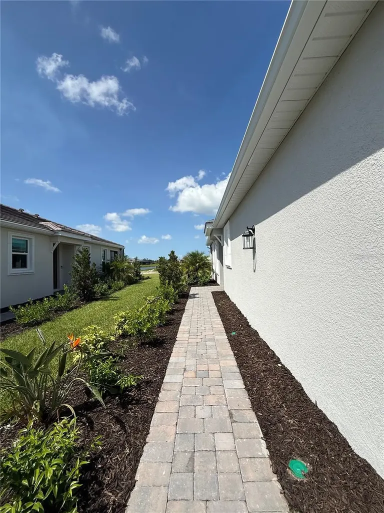 7755 Waning Moon Way Sarasota FL 34241