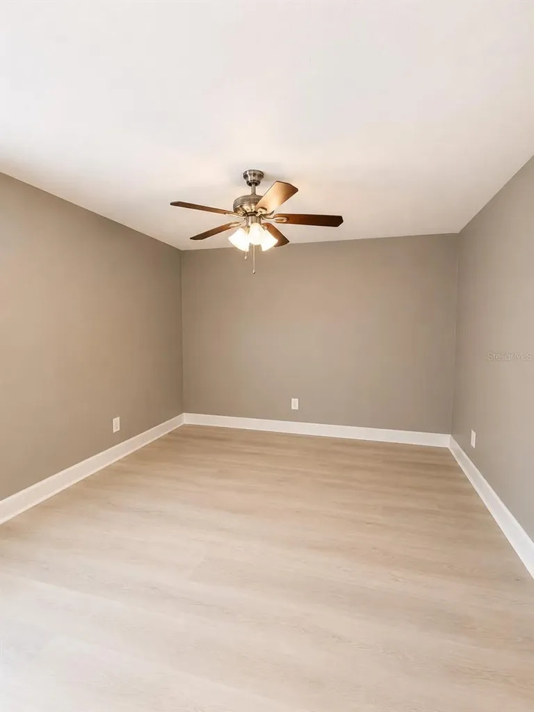 5124 Conroy Road Orlando FL 32811