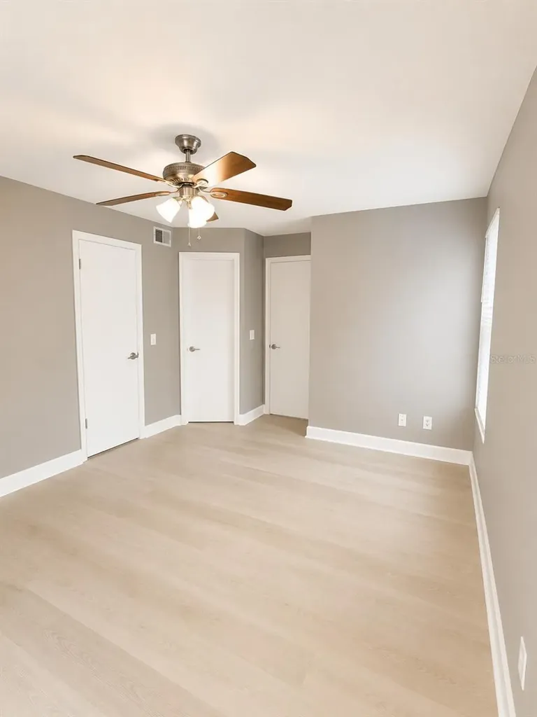 5124 Conroy Road Orlando FL 32811