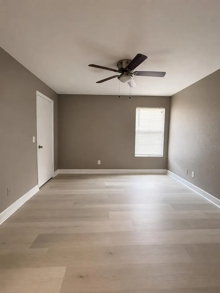 5124 Conroy Road Orlando FL 32811