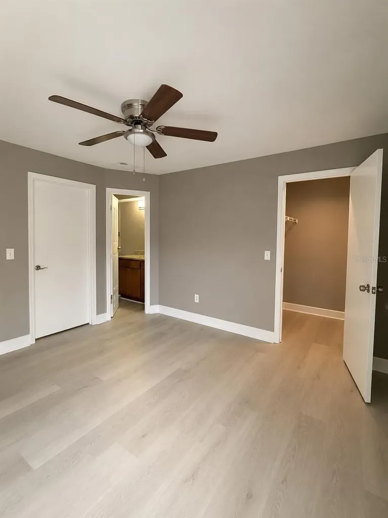 5124 Conroy Road Orlando FL 32811