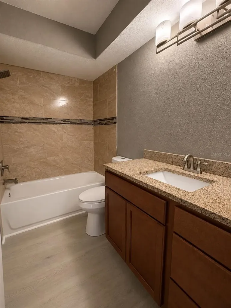 5124 Conroy Road Orlando FL 32811