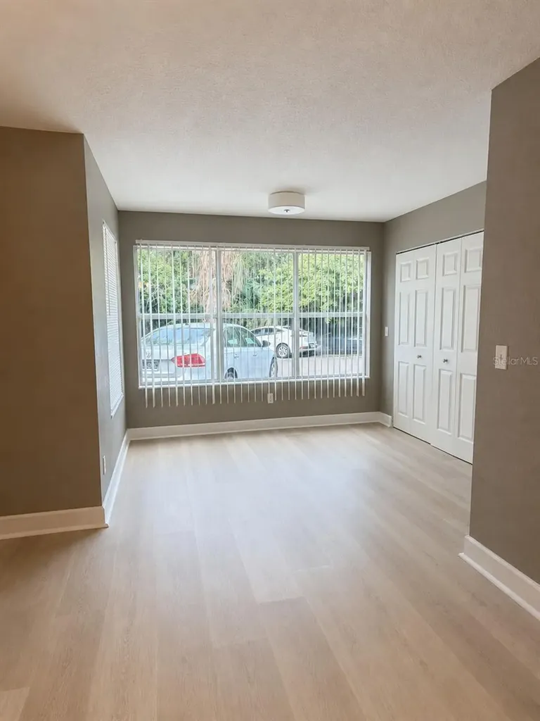 5124 Conroy Road Orlando FL 32811
