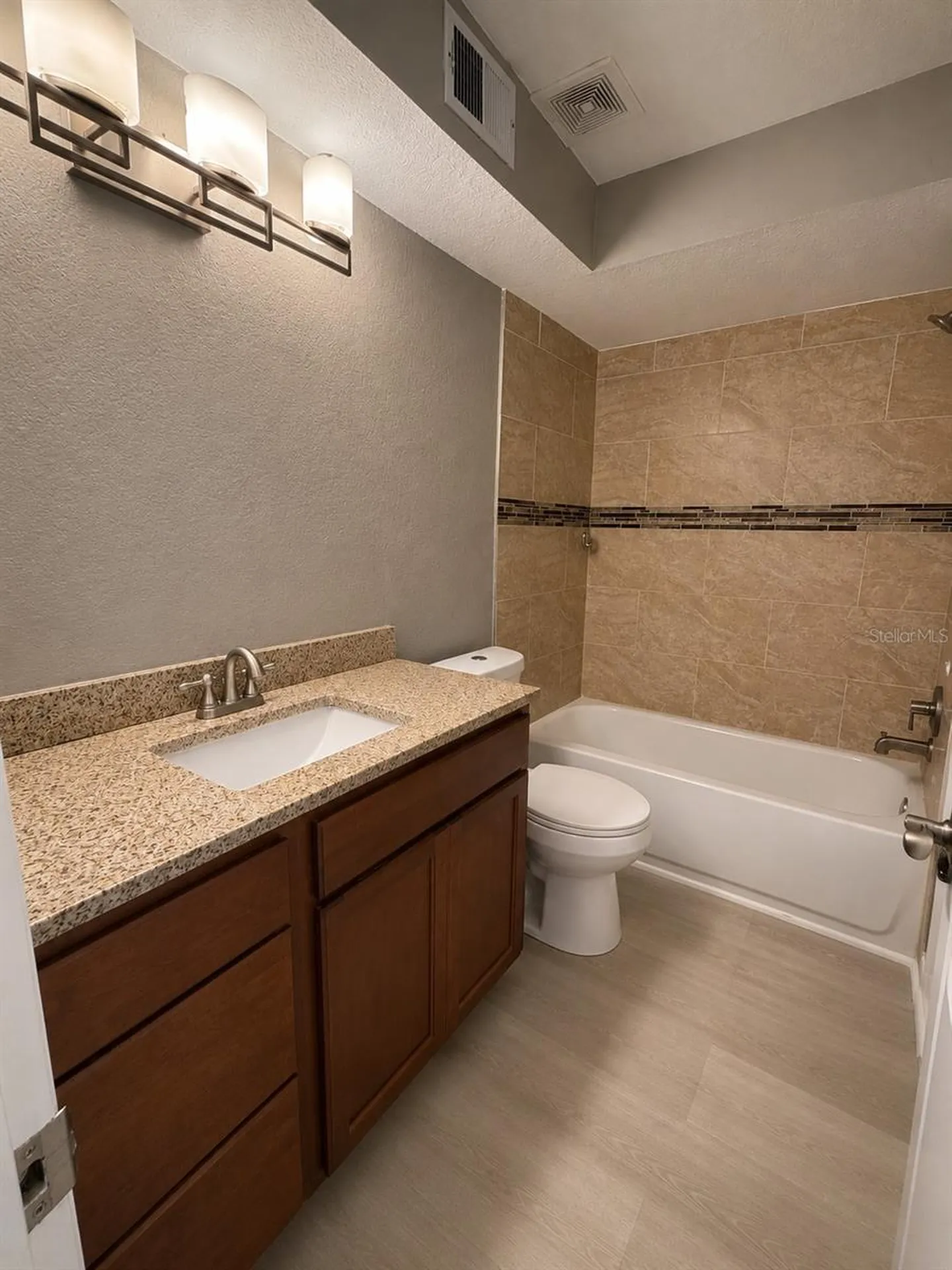 5124 Conroy Road Orlando FL 32811