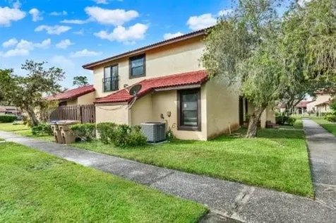 451 Hunter Circle Kissimmee FL 34758