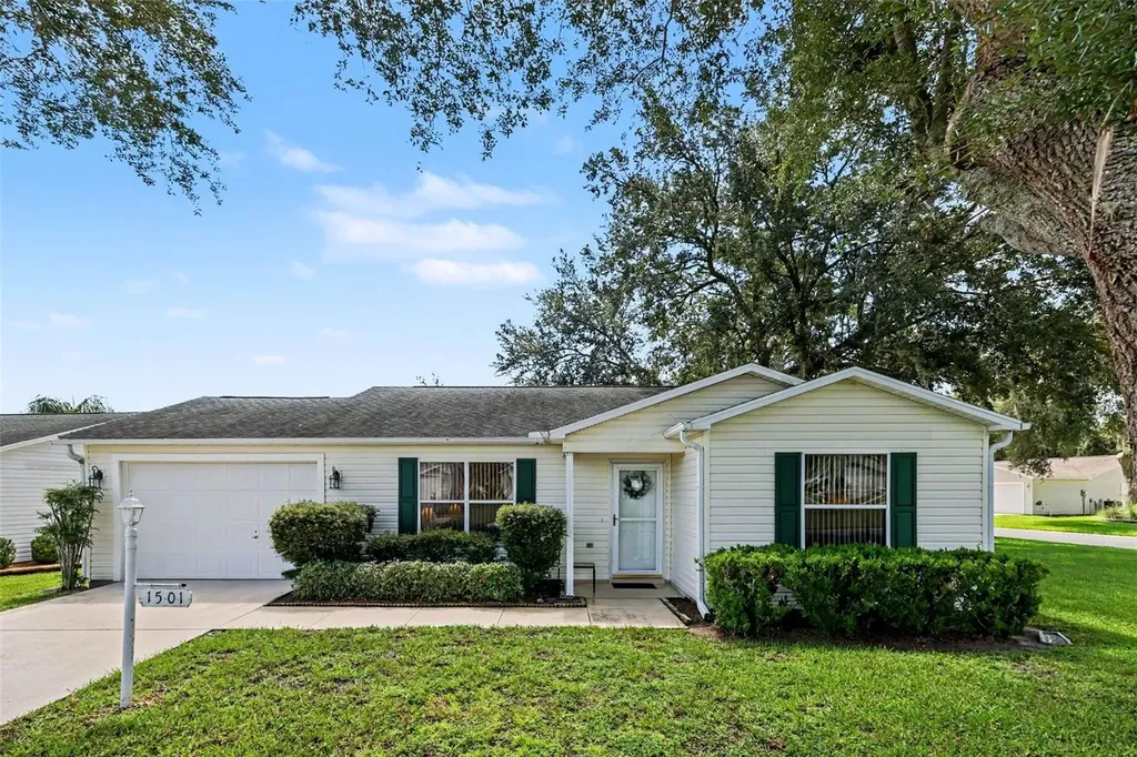 1501 Las Pacos Court The Villages FL 32162