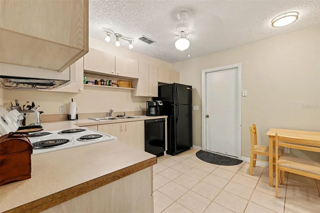1501 Las Pacos Court The Villages FL 32162
