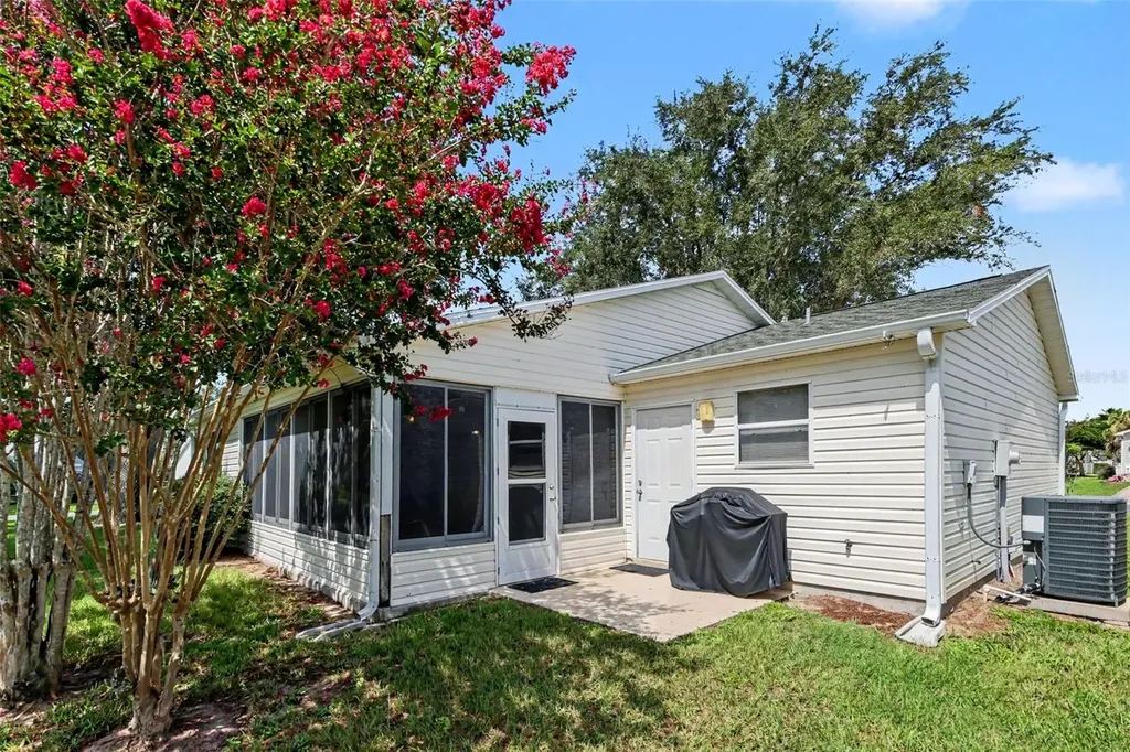 1501 Las Pacos Court The Villages FL 32162