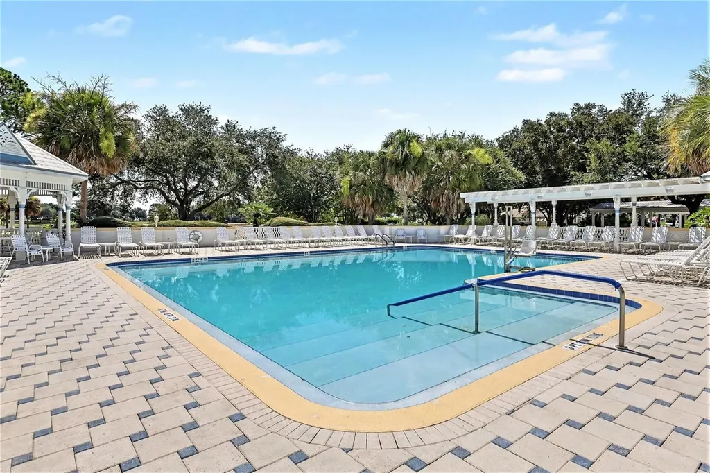 1501 Las Pacos Court The Villages FL 32162