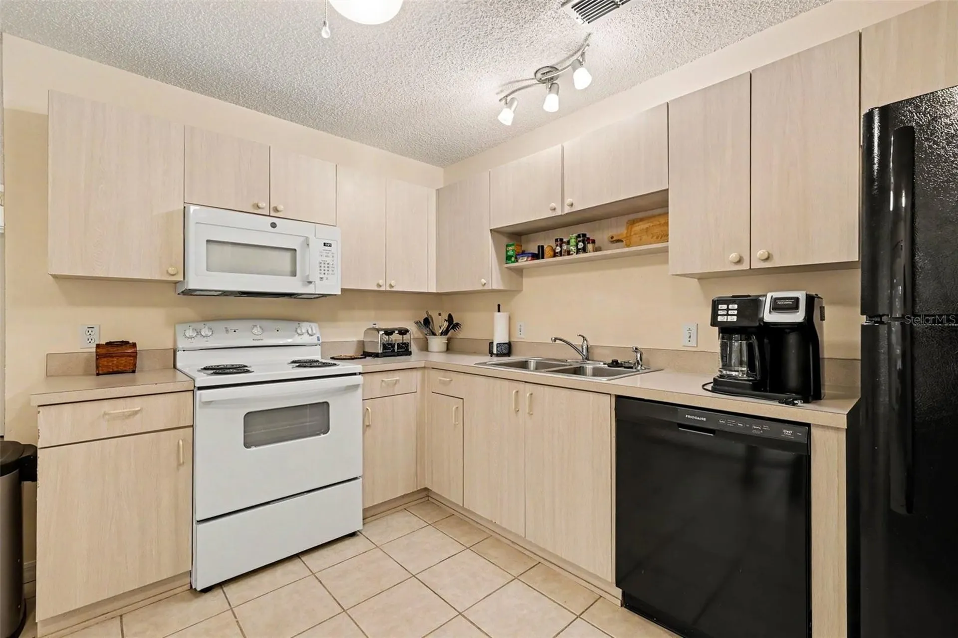 1501 Las Pacos Court The Villages FL 32162