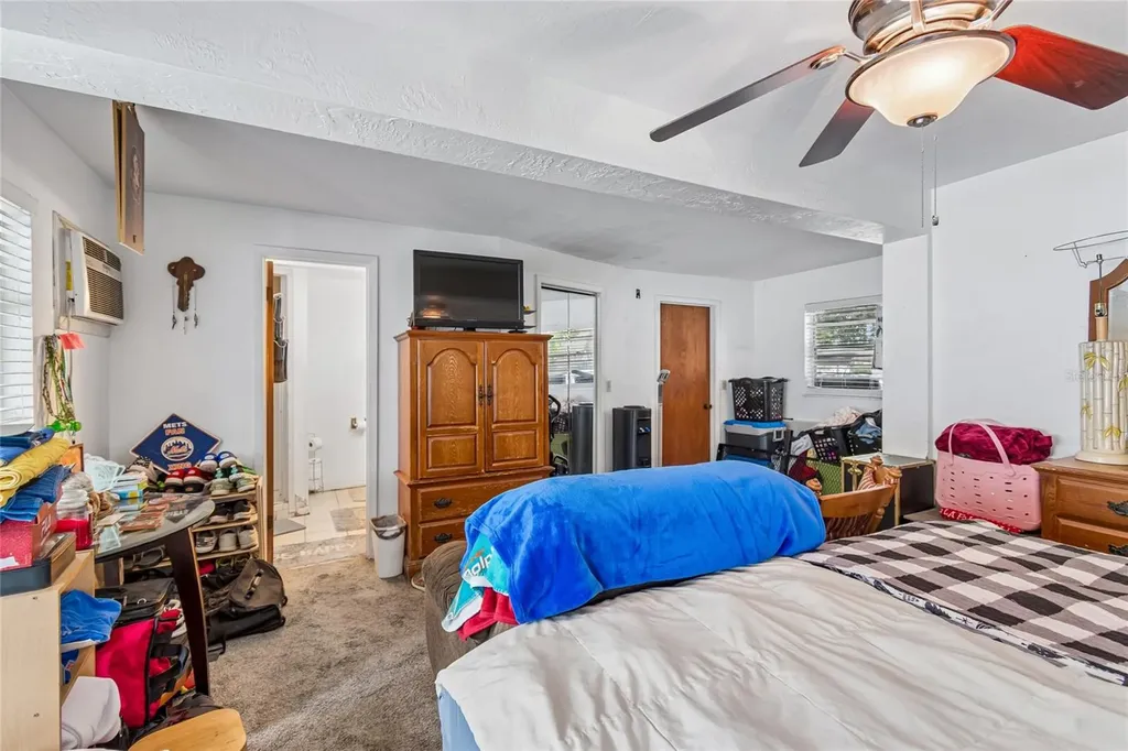 7846 12th Street N St Petersburg FL 33702