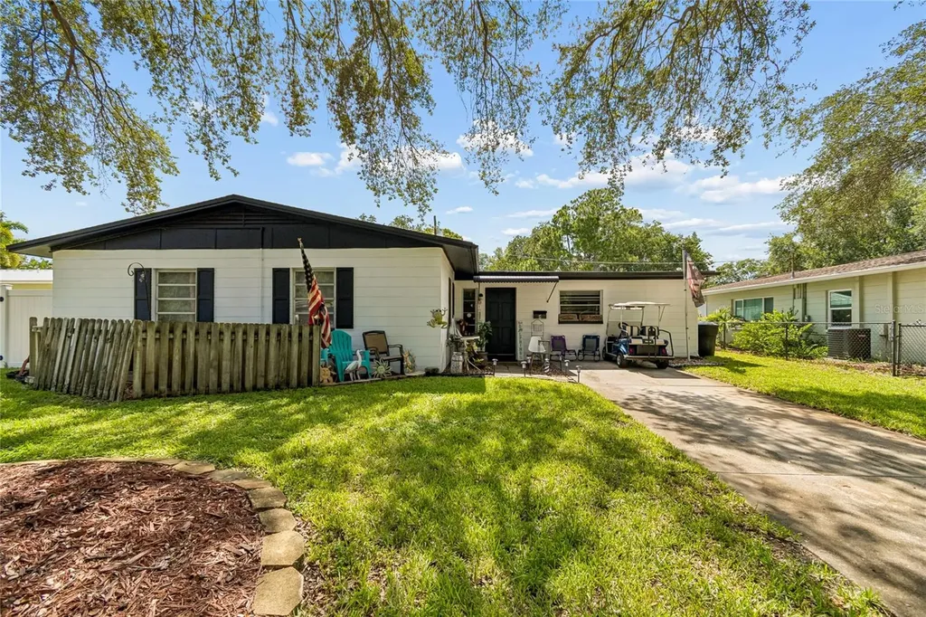 7846 12th Street N St Petersburg FL 33702