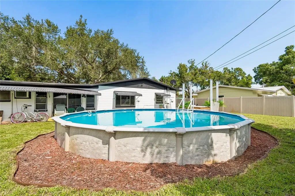 7846 12th Street N St Petersburg FL 33702