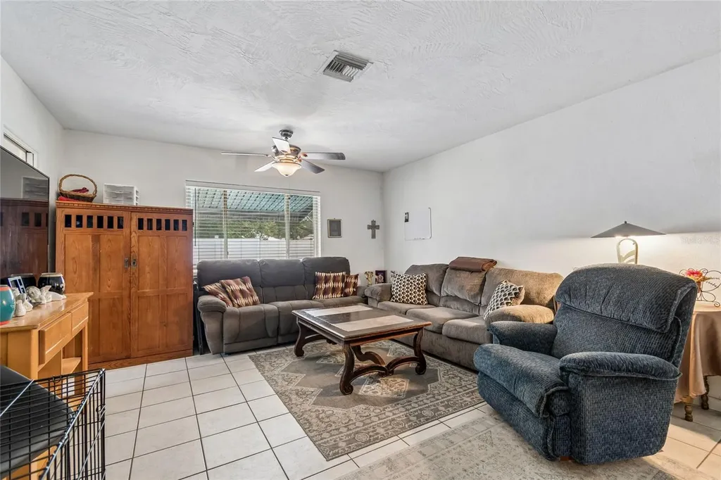 7846 12th Street N St Petersburg FL 33702