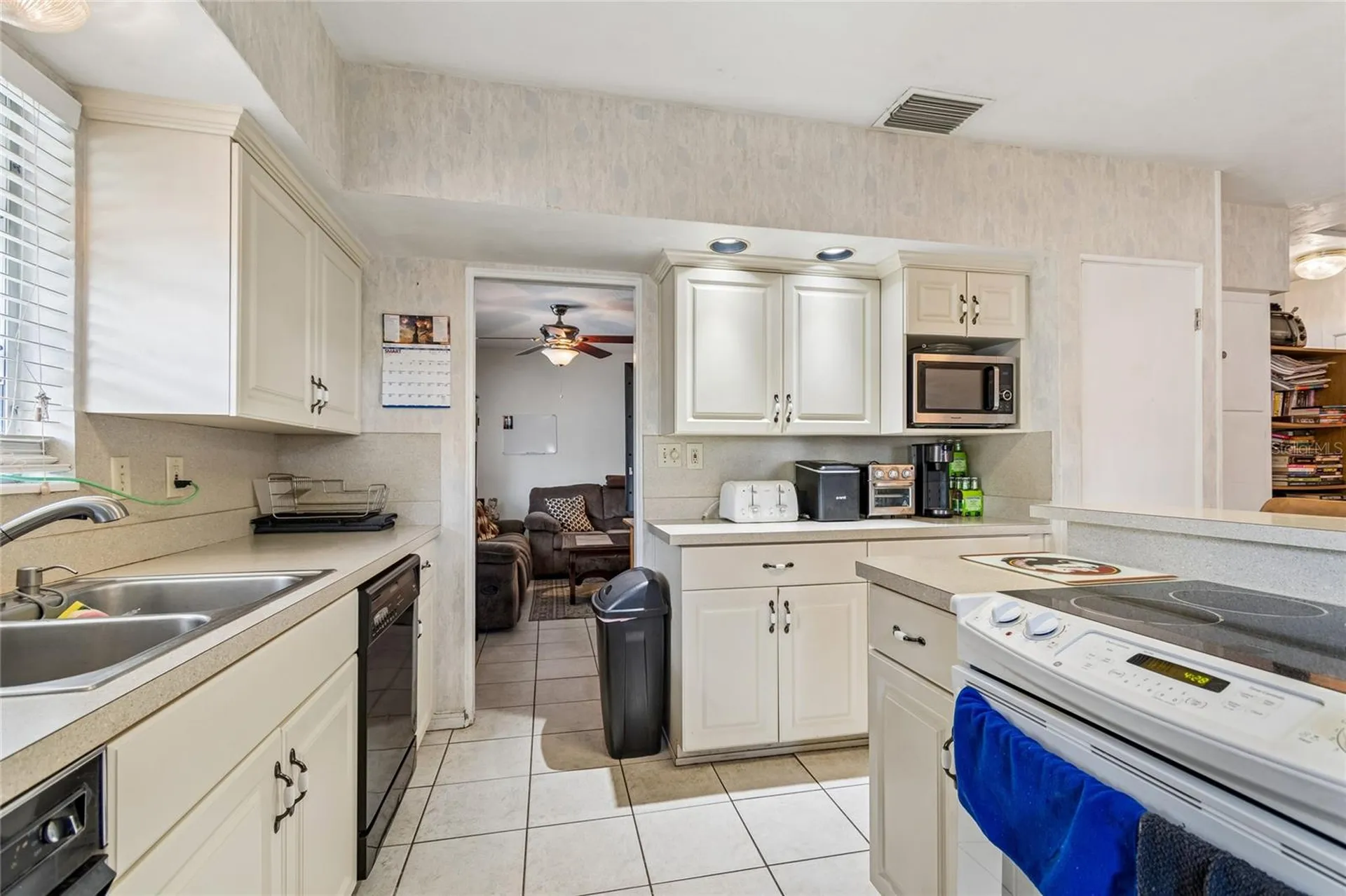 7846 12th Street N St Petersburg FL 33702