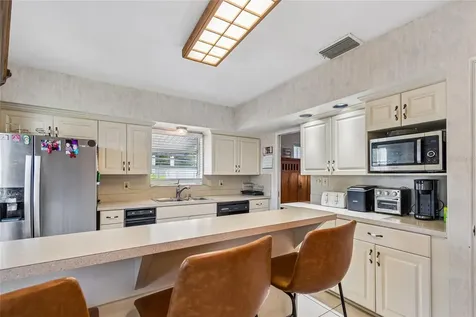 7846 12th Street N St Petersburg FL 33702