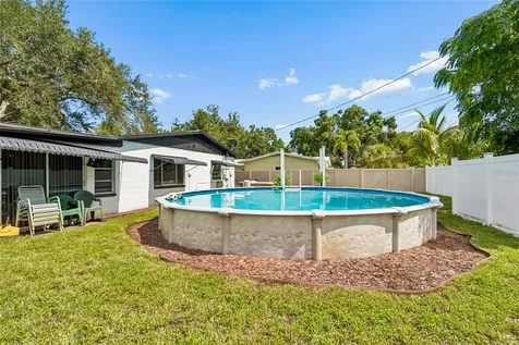 7846 12th Street N St Petersburg FL 33702